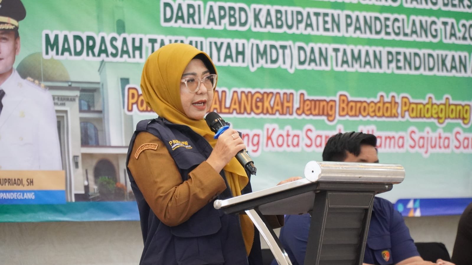 Pemkab Pandeglang Salurkan Dana Hibah Rp4 Miliar