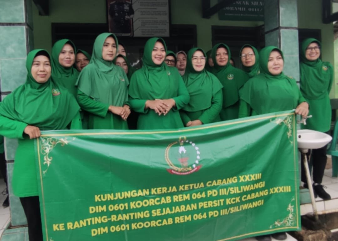 Ketua Persit Cabang XXXIII Kunjungi Ranting Pagelaran