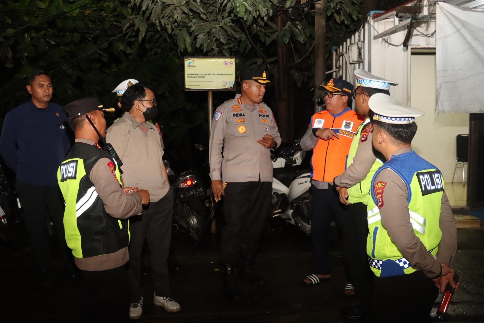 Kapolresta Tangerang Pimpin Pemantauan Truk Muatan Tanah untuk Cegah Pelanggaran Jam Operasional