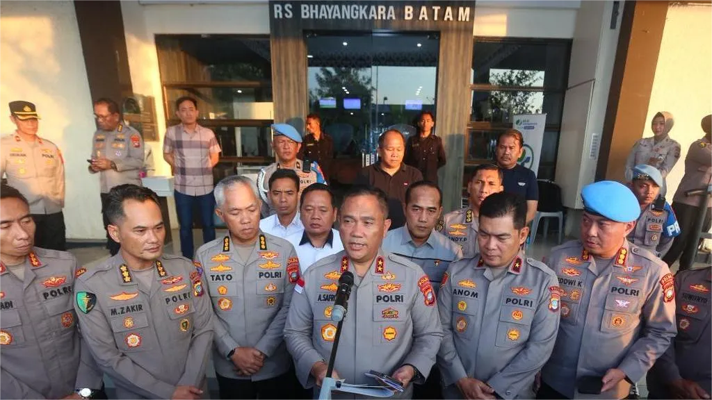 Kapolda Kepri Sampaikan Duka Cita atas Meninggalnya Bripda NS, Satu Anggota Diamankan