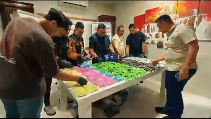 Polisi Medan Gagalkan Sindikat Narkoba Malaysia-Indonesia, Sita 1.500 Pod Vape Narkoba, 2 Kg Sabu, dan 24 Ribu Pil Ekstasi