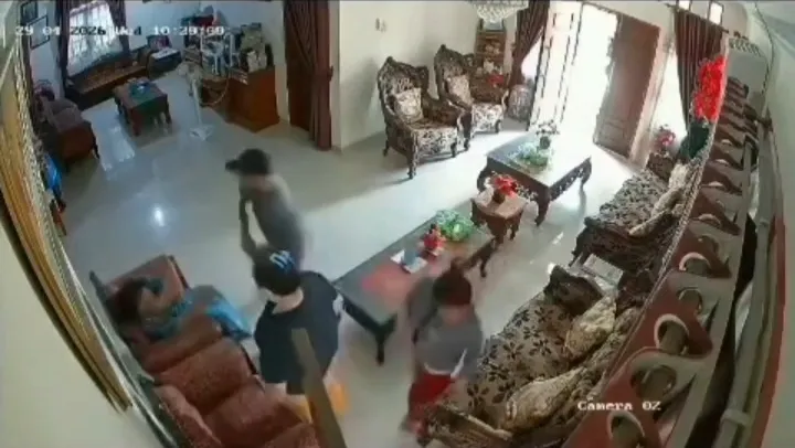 Detik-detik Mengerikan! Lansia 60 Tahun di Pekanbaru Dibantai Sadis oleh Komplotan Perampok di Rumah Sendiri