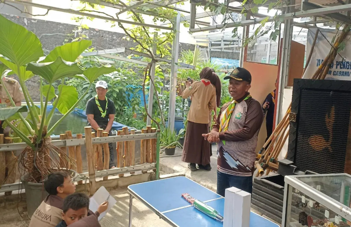 Pramuka SDN Tugu Utara Manfaatkan Libur Panjang Belajar Budidaya Maggot hingga Hidroponik