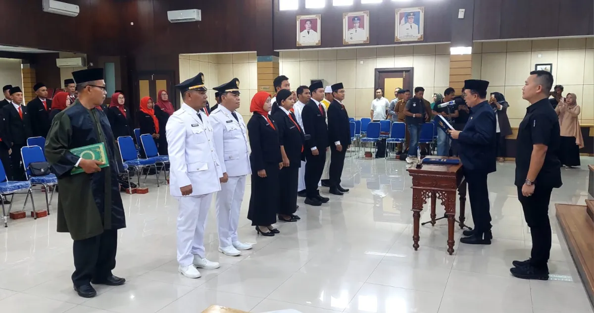 Sekda OKU Timur Lantik 43 Pejabat Eselon III dan IV, Tekankan Percepatan Kinerja