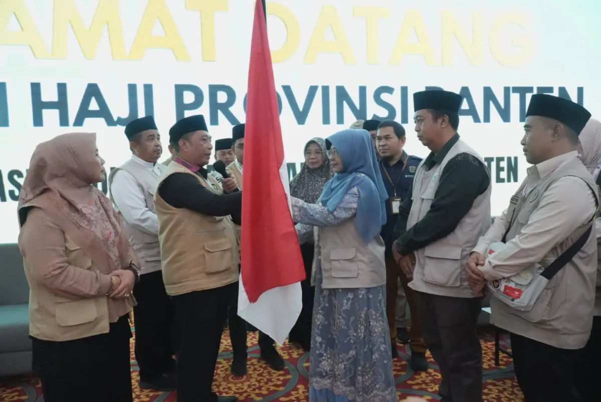 Bupati Dewi Setiani Antar Langsung 388 Jemaah Haji Pandeglang ke Cipondoh