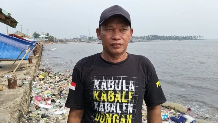 Tragis! Pantai Teluk Batako Banjir Sampah, Relawan Kehabisan Tenaga: Pemerintah Diduga Tutup Mata