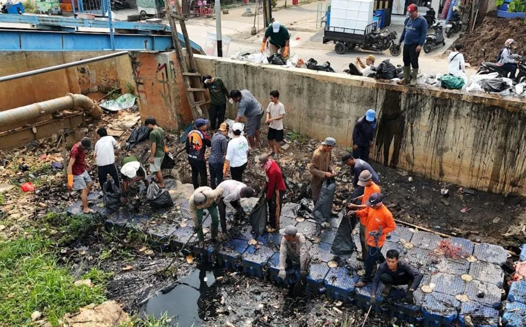 Kolaborasi Atasi Banjir, 30 Ton Sampah Diangkut dari Kali Ledug Tangerang