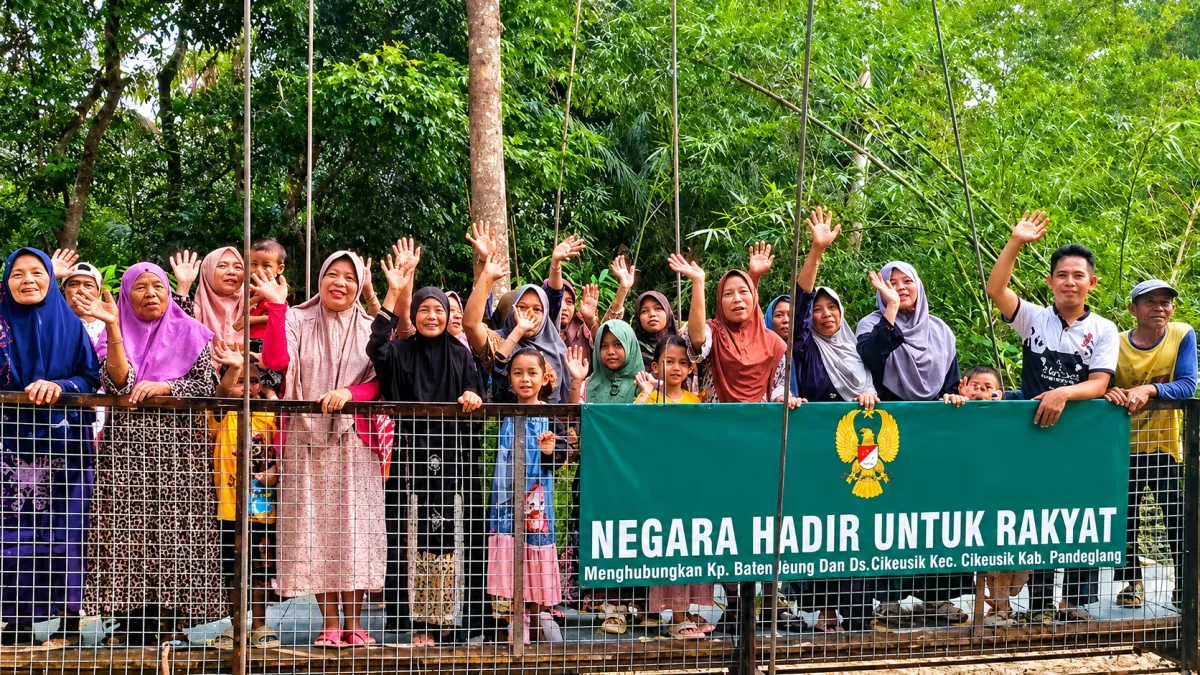 Warga Desa Cikeusik Pandeglang Apresiasi Jembatan Perintis Garuda Tahap 1-3: “Negara Hadir untuk Rakyat” Berkat Presiden Prabowo