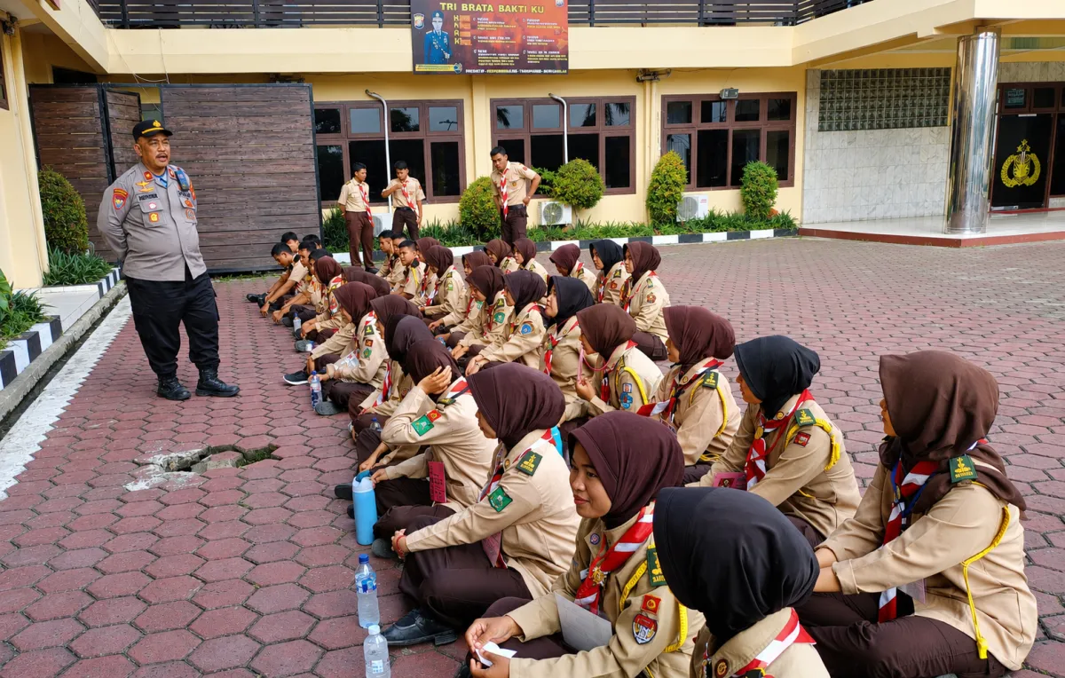 Kasat Binmas Polres Cilegon Tanamkan Disiplin dan Semangat Kebhayangkaraan Jelang Diklatsar Saka Bhayangkara