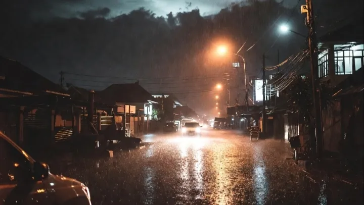Peringatan Dini BMKG: Hujan Lebat Disertai Petir dan Angin Kencang Mengguyur Pandeglang, Lebak, Serang, dan Cilegon Malam Ini