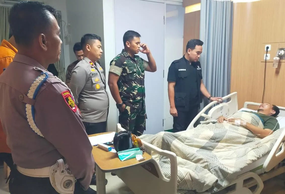 Ledakan di Pabrik Kimia MCCI Cilegon, Waka Polres Dampingi Walikota Jenguk Korban di RS Krakatau Medika