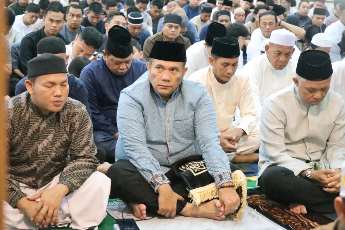 Polda Kepri Gelar Sholat Idul Adha Berjamaah, Kapolda Tekankan Pengorbanan dan Integritas Personel Polri