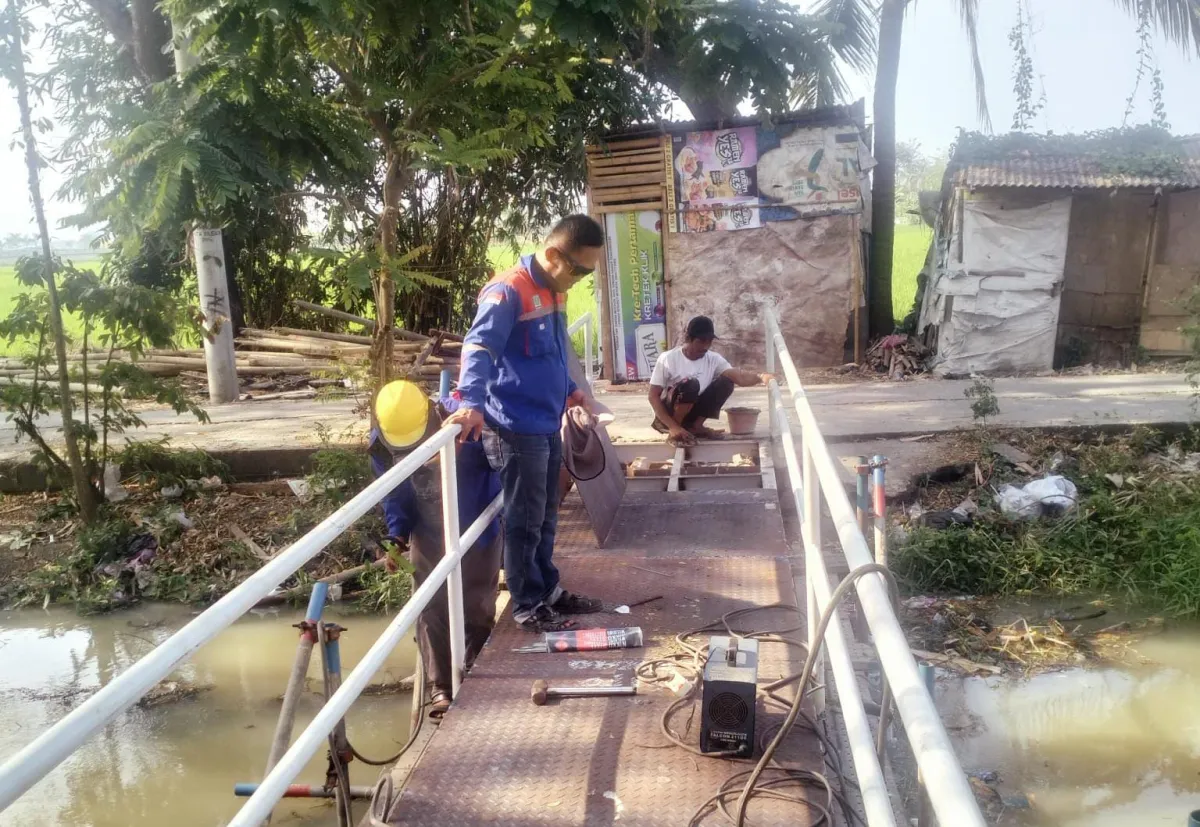 Jelang HUT Bhayangkara Ke-80, Polres Cilegon Kebut Pembangunan Jembatan Merah Putih Presisi