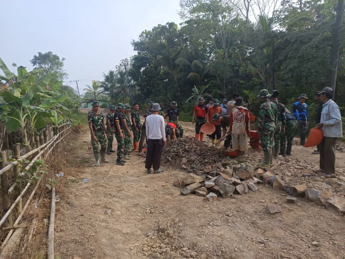 Satgas TMMD Ke-129 Kodim 0601/Pandeglang Terus Semangat Bangun Infrastruktur Desa di Patia