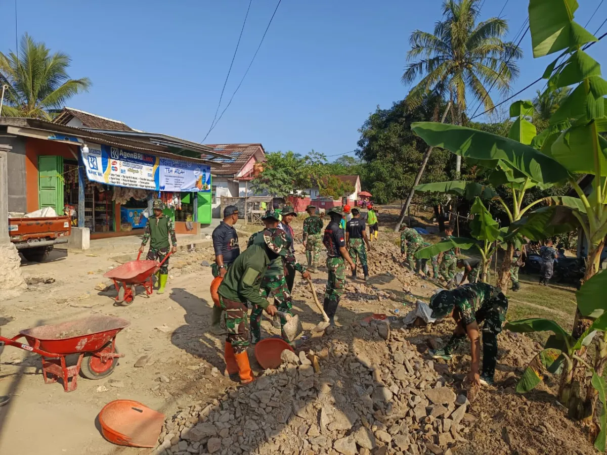 Pembangunan Jalan TMMD Ke-129 Kodim 0601/Pandeglang Hari Ke-7 Terus Dikebut, Wujudkan Akses yang Layak bagi Masyarakat Desa Pasir Gadung