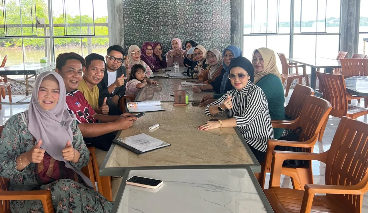 Aktif Bangun Relasi dan Berdayakan UMKM, PLT DPD Perindo Tanjung Pinang Ibu Kurnia (Mira) Hadiri Pertemuan MUA Tanjung Pinang