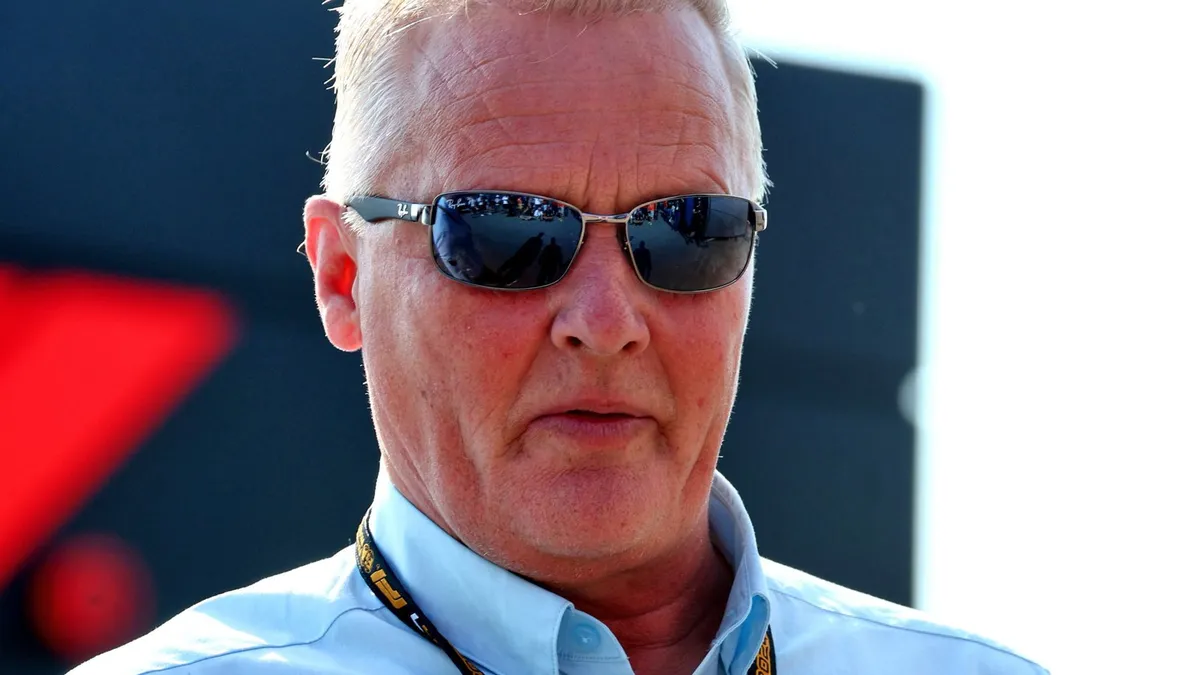 Johnny Herbert: Fans Fanatik Verstappen 'Terburuk' soal Hinaan