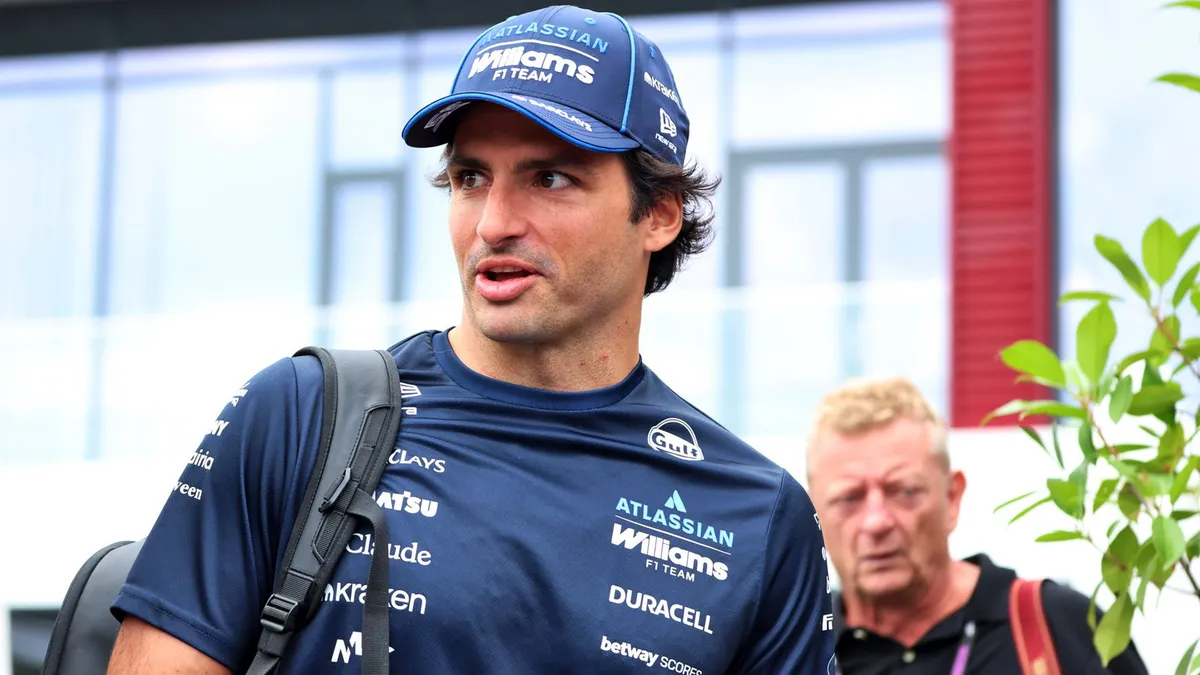 Carlos Sainz Bertahan di Williams: Loyalitas atau Tak Ada Pilihan Lain?