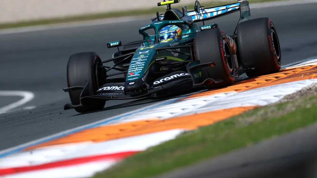 Sainz Akui Aston Martin Kini 'Beda Liga' dari Williams