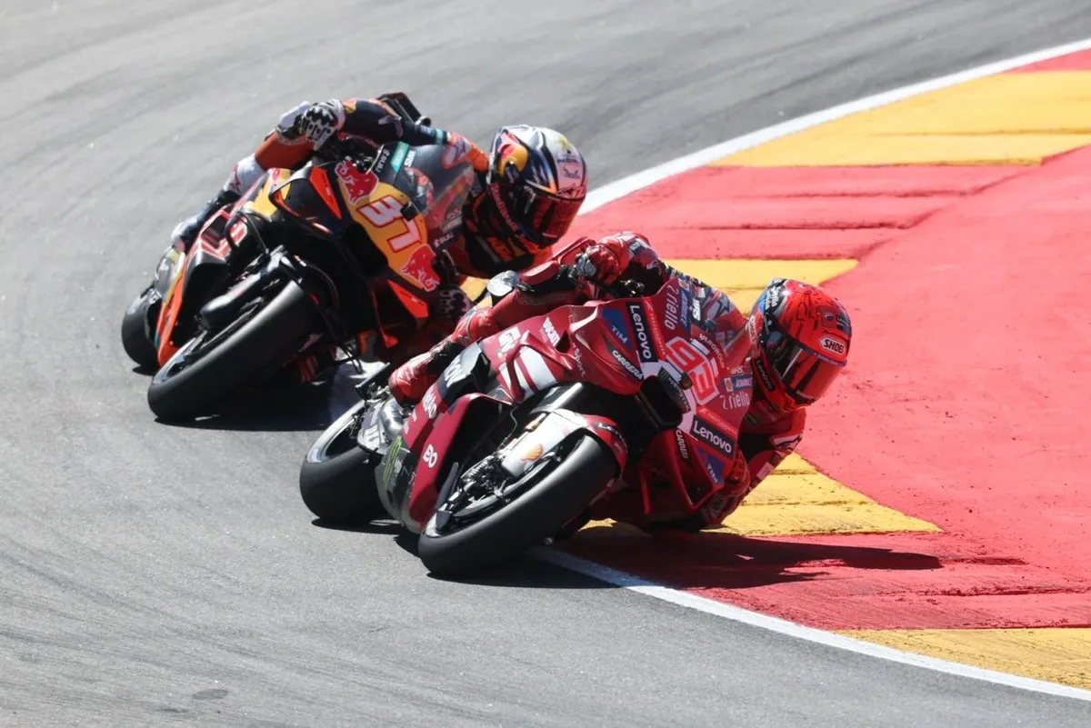 Pedro Acosta Akui Kehabisan Ban saat Kejar Marc Marquez di Aragon