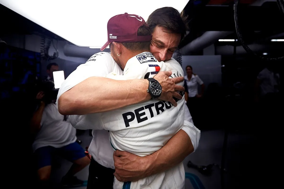 Toto Wolff Ungkap Kisah Niki Lauda di Balik Pole Ikonik Hamilton