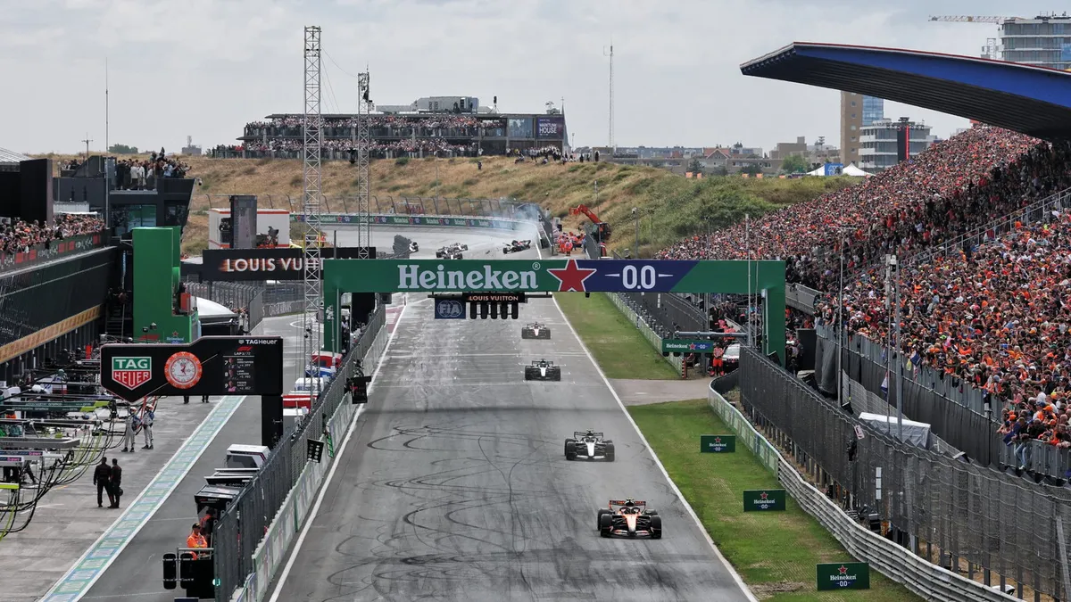 F1 GP Belanda Dihentikan Usai Kecelakaan Besar Max Verstappen