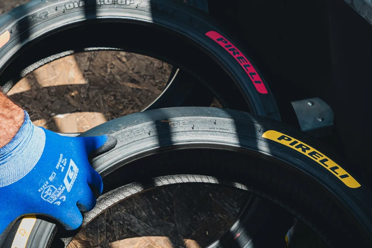 Pirelli Bocor Warna Ban MotoGP 2027 ala F1, Bikin Fans Makin Mudah
