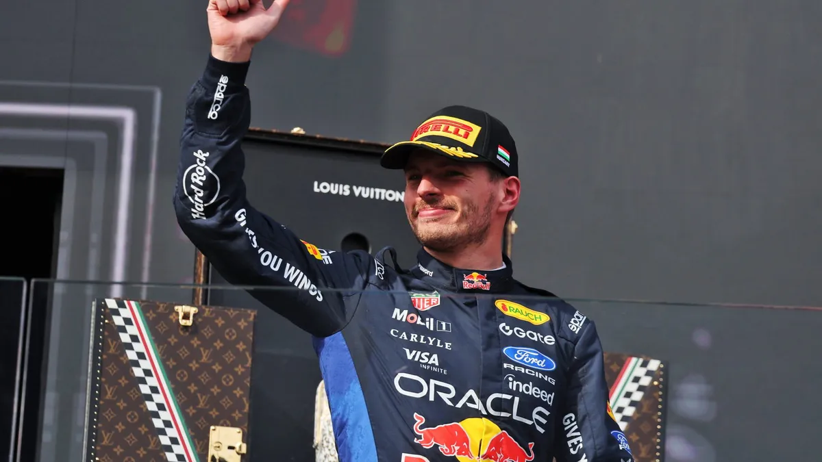 Verstappen Perpanjang Kontrak Red Bull hingga 2030, Kekayaan Bersihnya Terungkap