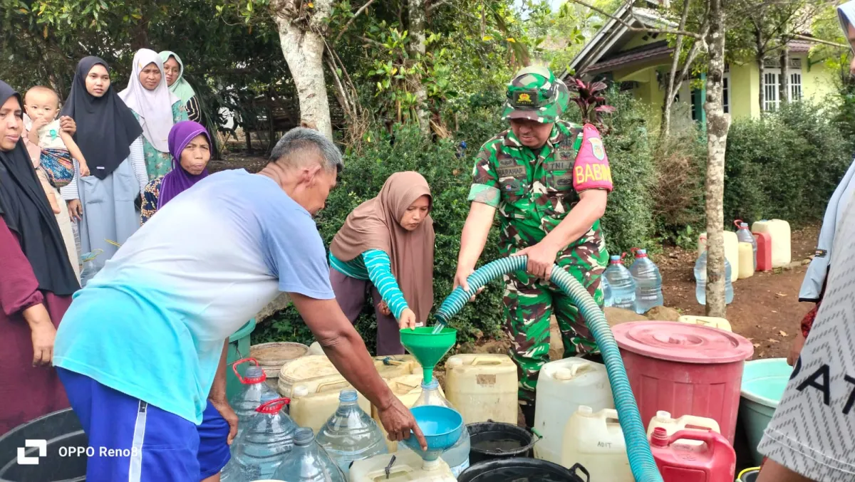 Pemerintah Dan Kodim 0601/Pandeglang Gerak Cepat Atasi Krisis Air Bersih, Salurkan Bantuan untuk Warga Terdampak Kekeringan di Desa Kaduela
