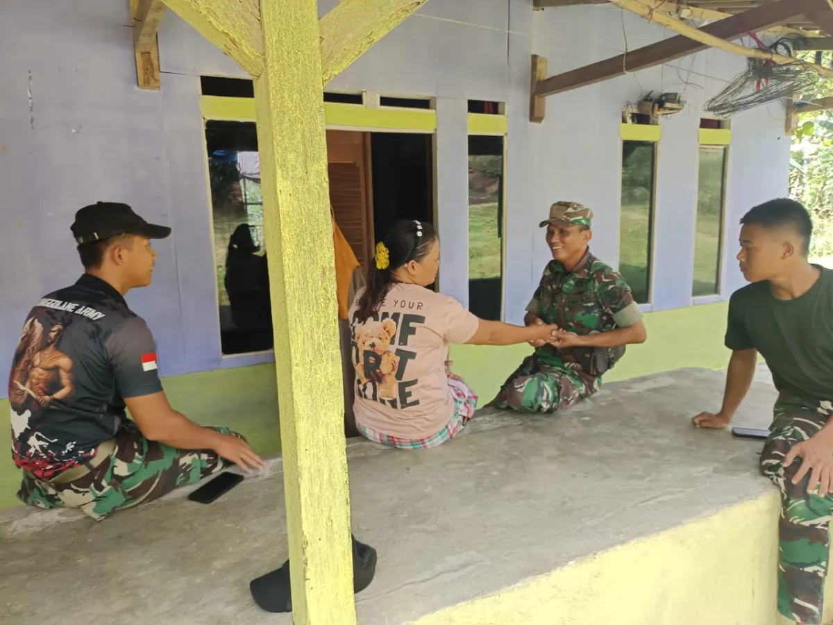 Sentuhan Kemanusiaan di Balik TMMD Ke-129 Kodim 0601/Pandeglang: Saat Babinsa Tenangkan Warga Terkilir dengan Empati