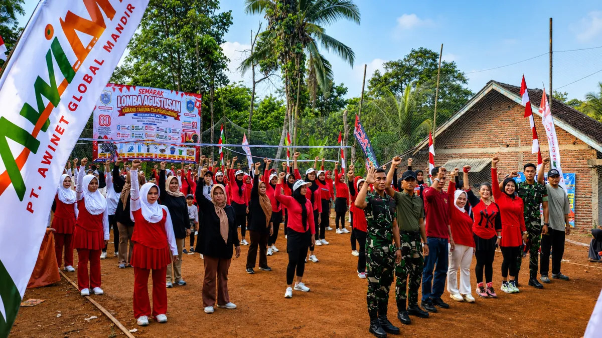 Sinergi TNI dan Rakyat Membara! Satgas TMMD Ke-129 Kodim Pandeglang Bantu Persiapan Lomba Senam Sambut HUT RI
