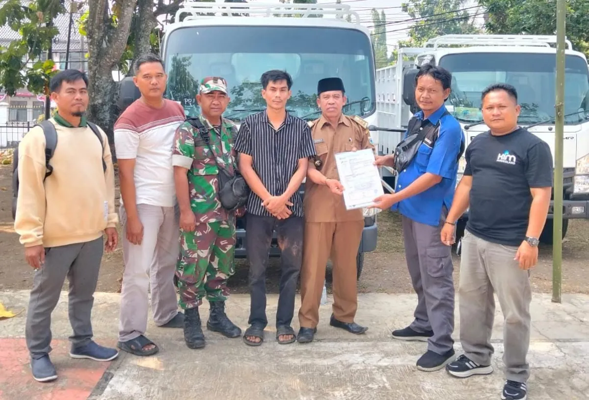 KDKMP Desa Pasirgadung Terima Bantuan Satu Unit Truk, Perkuat Operasional Koperasi Desa*