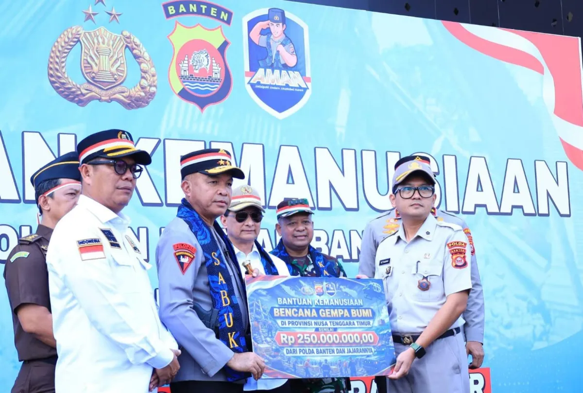 Polda Banten Salurkan Bantuan Sosial Rp250 Juta untuk Korban Gempa Bumi di NTT