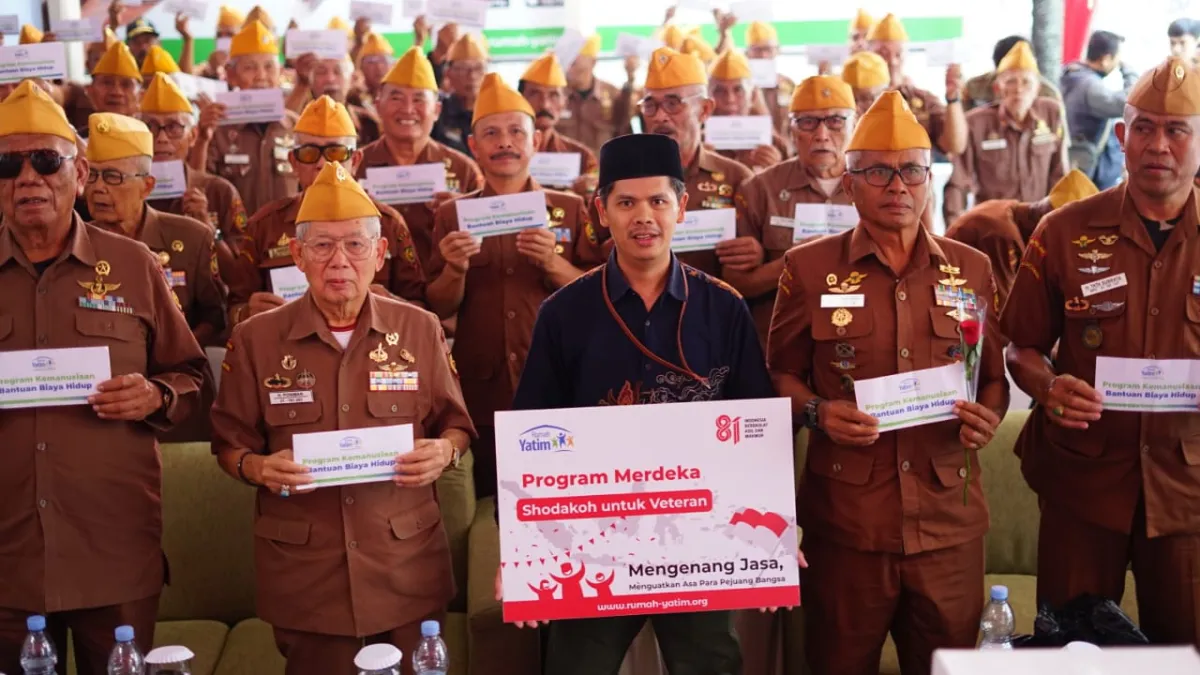 Rumah Yatim Salurkan Santunan untuk 60 Veteran di Kota Bandung
