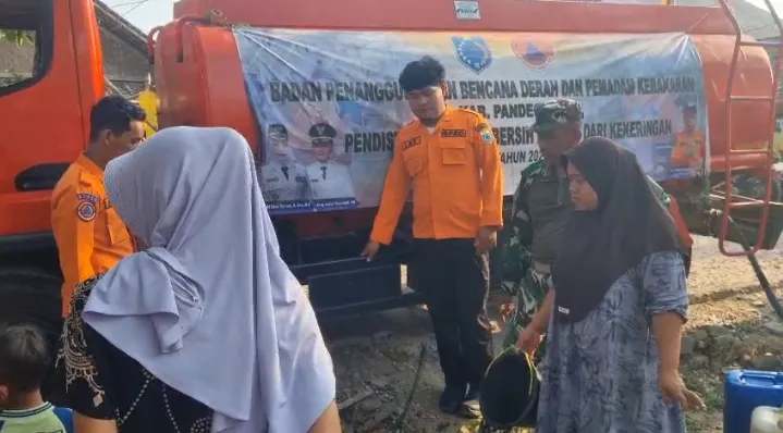 BPBD-PK Pandeglang Salurkan Bantuan Air Bersih untuk Warga Terdampak Kekeringan di Cikeusik
