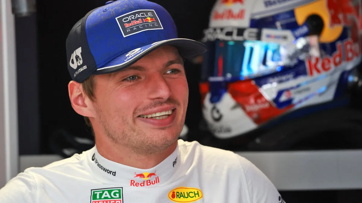 Verstappen Bercanda Soal Kursi F1 untuk Robin Raikkonen
