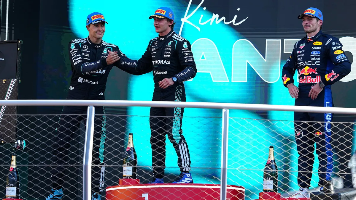 Russell Acuh pada Cemoohan Tifosi di Podium Monza