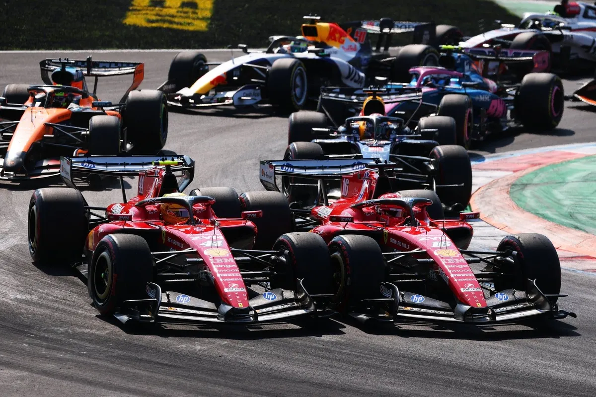 Leclerc Pertanyakan Narasi Rivalitas dengan Hamilton di Ferrari