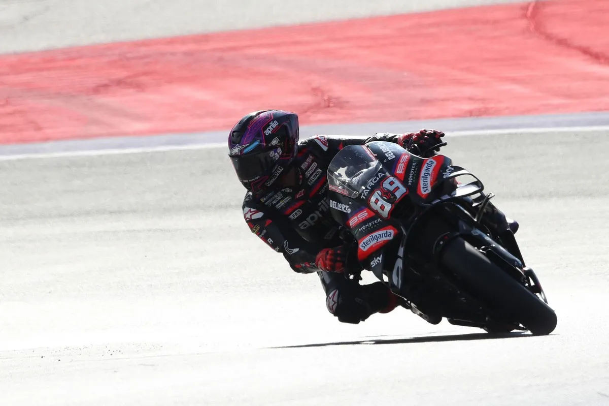 Martin Menang Sprint MotoGP Austria, Acosta Crash