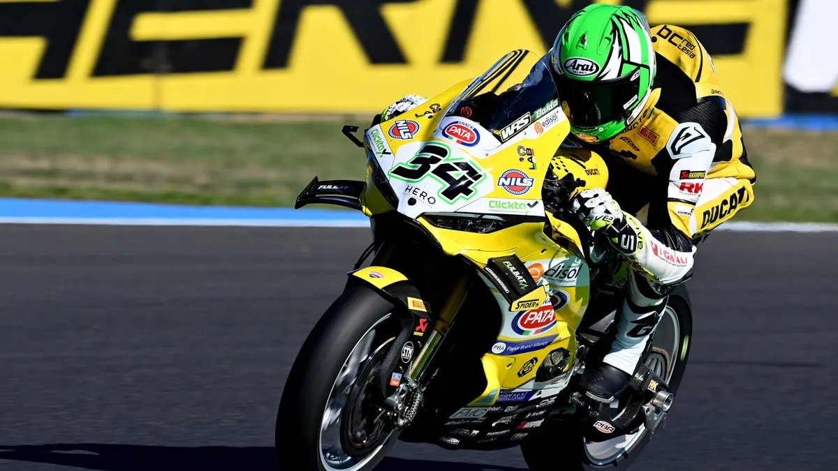 Baldassarri Tembus Posisi Empat di Magny-Cours Meski Fairing Berlubang