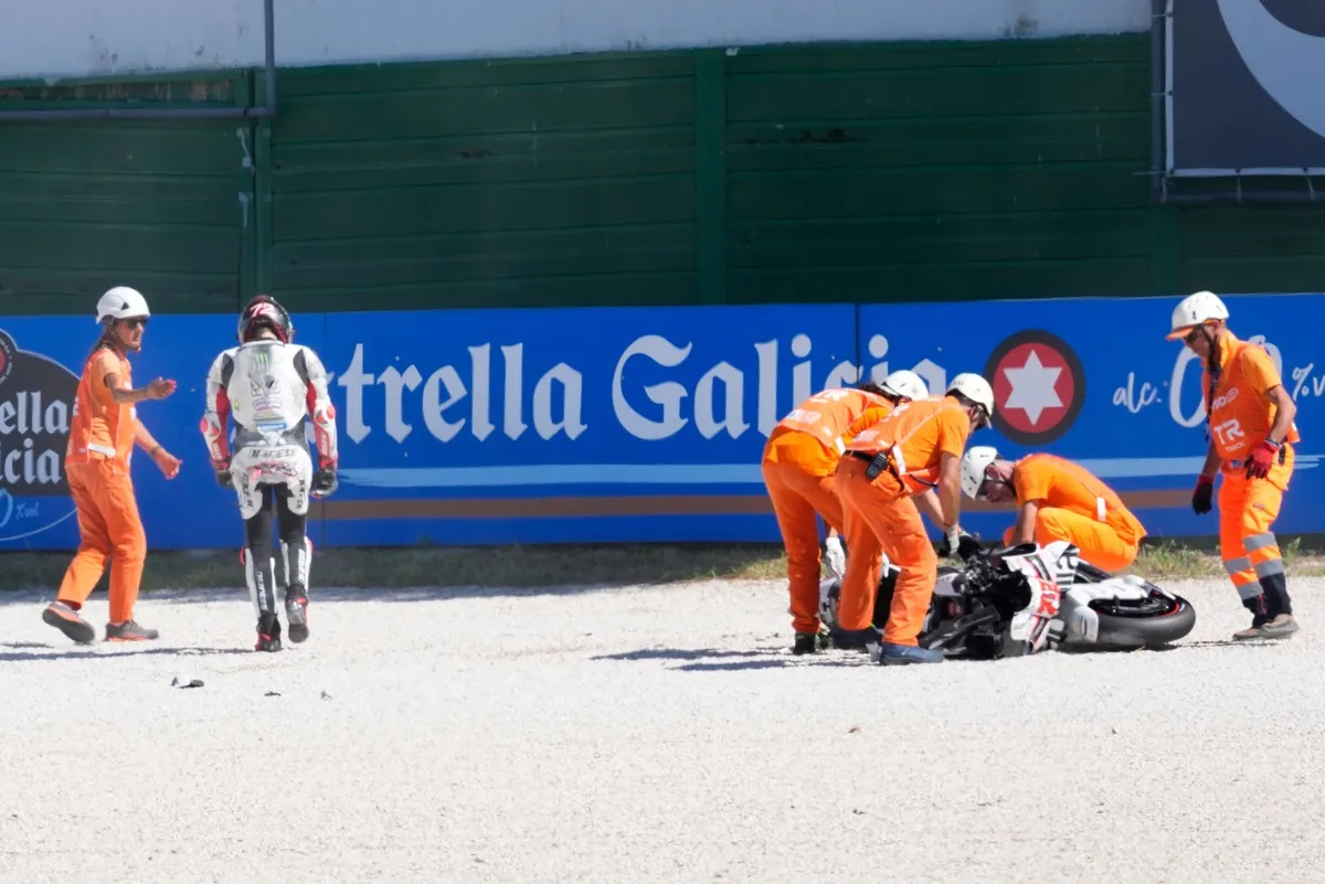 Bezzecchi Crash di Misano: Harapan Juara Terancam, Ini Penyebabnya