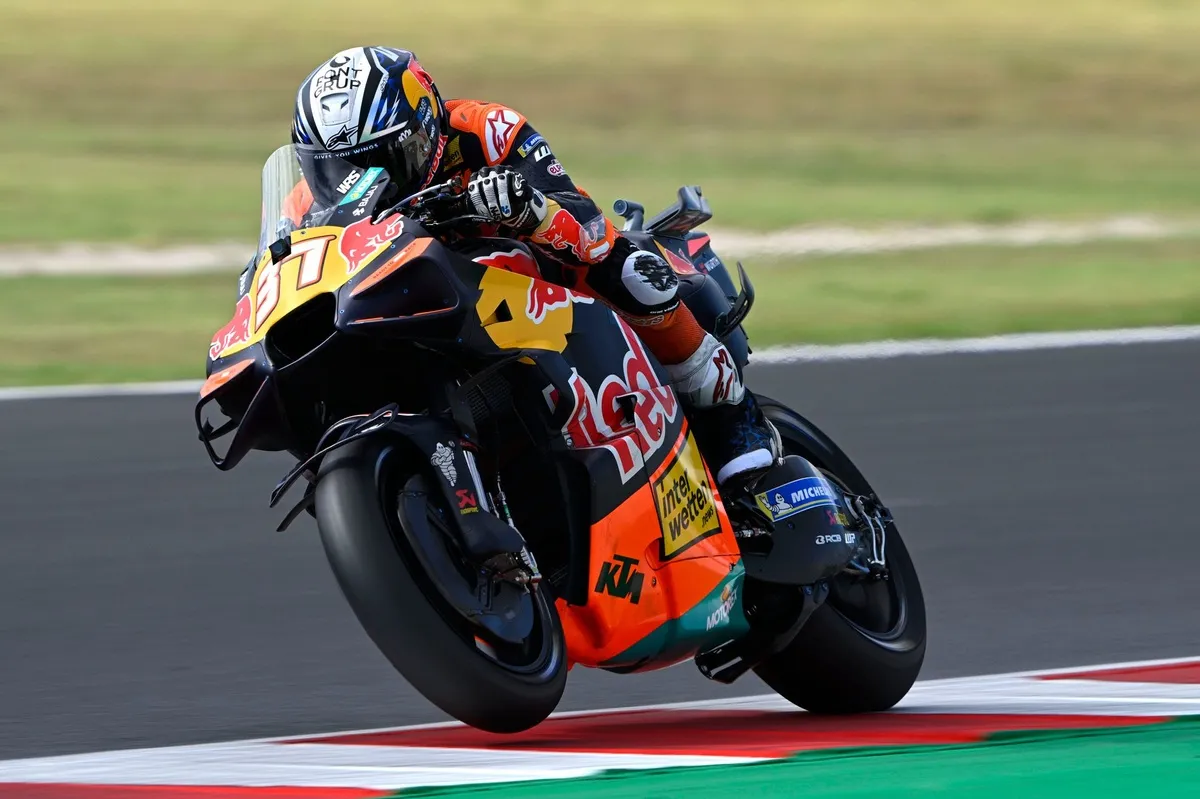Pedro Acosta: KTM Mundur di MotoGP Misano, Jarak ke Ducati Ngeri