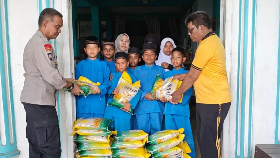 Tebar Kepedulian, Ditbinmas Polda Kepri Salurkan Bantuan Beras untuk Panti Asuhan Miftahul Ulum Batam