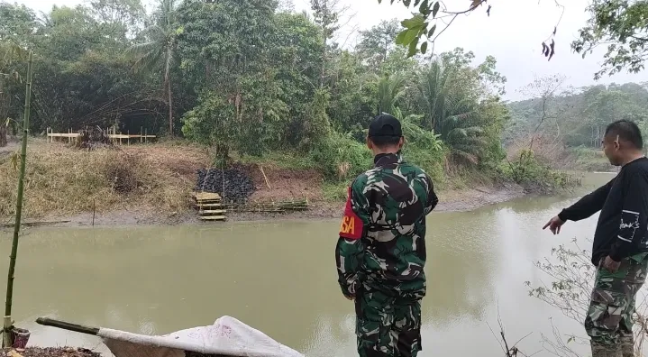 Akhiri Keterisolasian, Kodim 0601/Pandeglang Bangun Jembatan Perintis Garuda Sepanjang 75 Meter di Desa Idaman