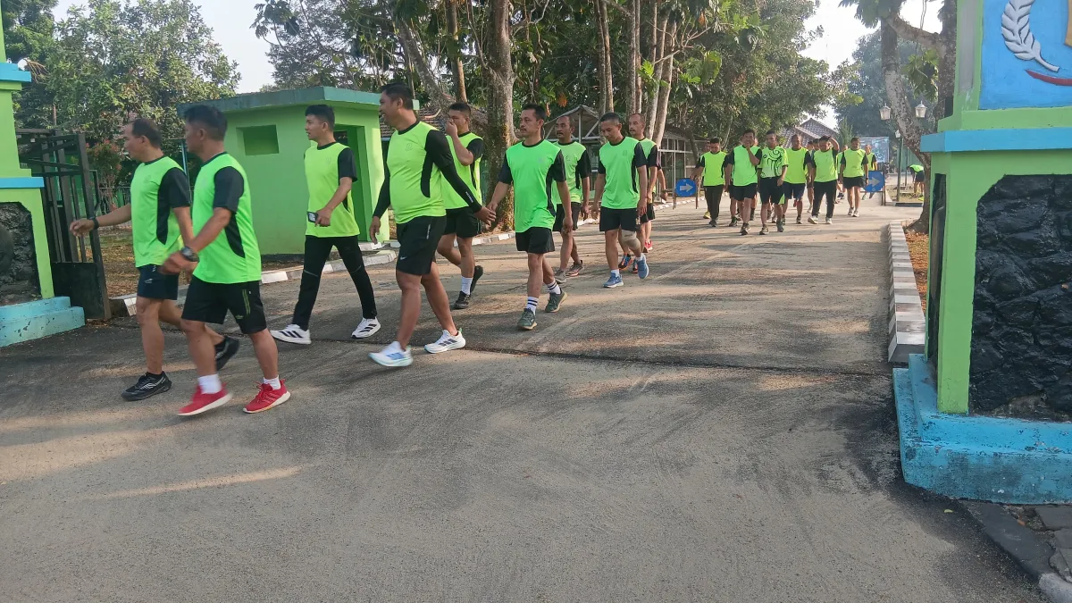 Anggota Kodim 0601/Pandeglang Gelar Aerobik Jaga Kebugaran