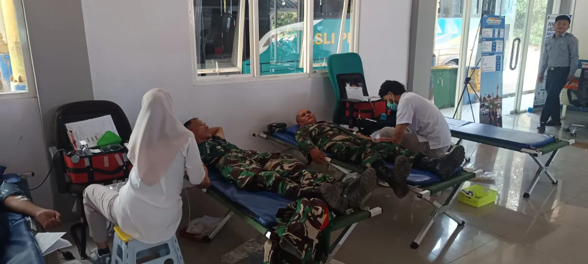 Anggota Koramil 0111/Pagelaran Ikut Donor Darah Semarakkan HUT Perhubungan Nasional Tahun 2026