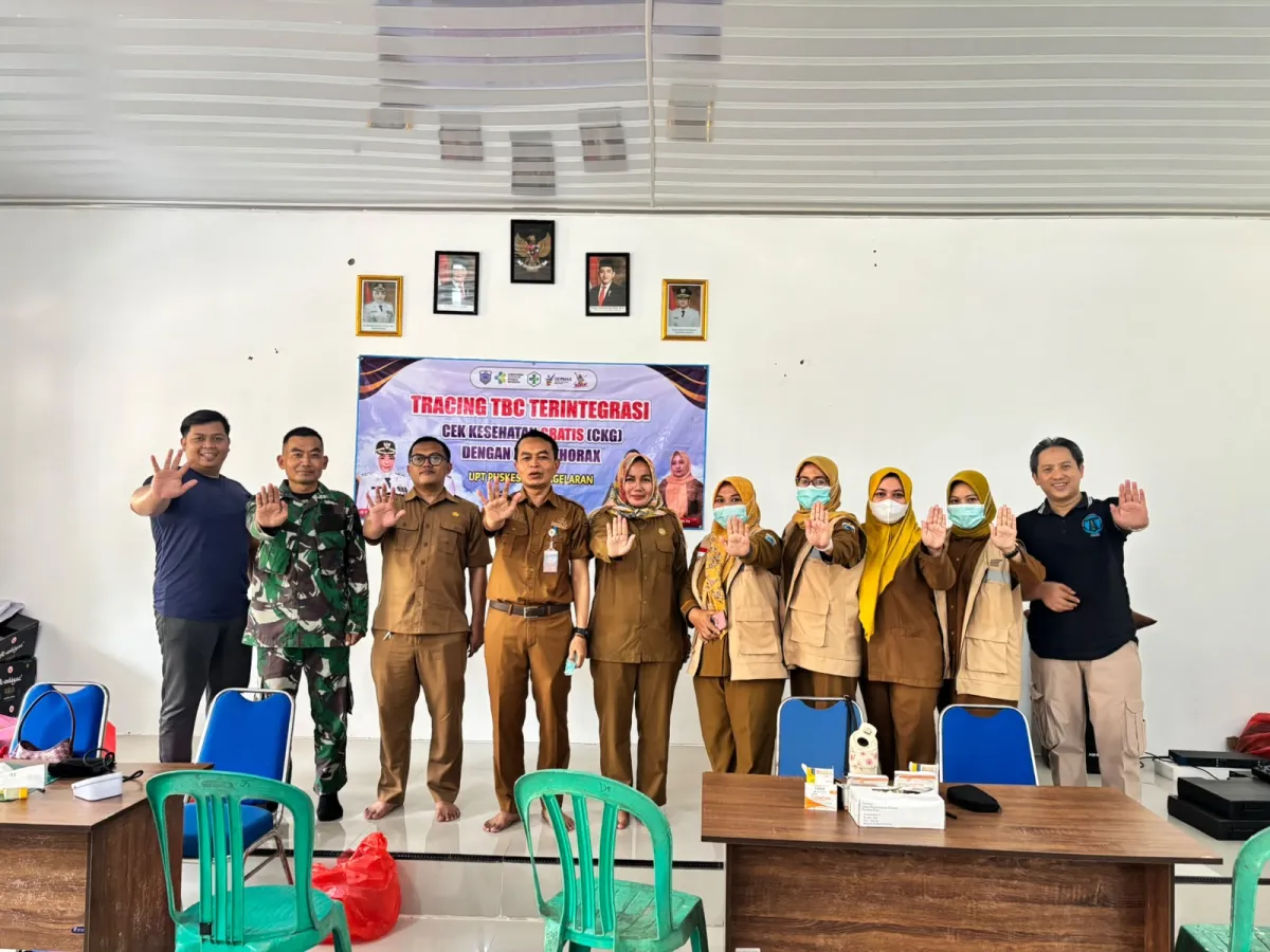 Sinergi Sehat di Pandeglang: Babinsa Kawal Ketat Tracing TBC dan Cek Kesehatan Gratis di Dua Desa