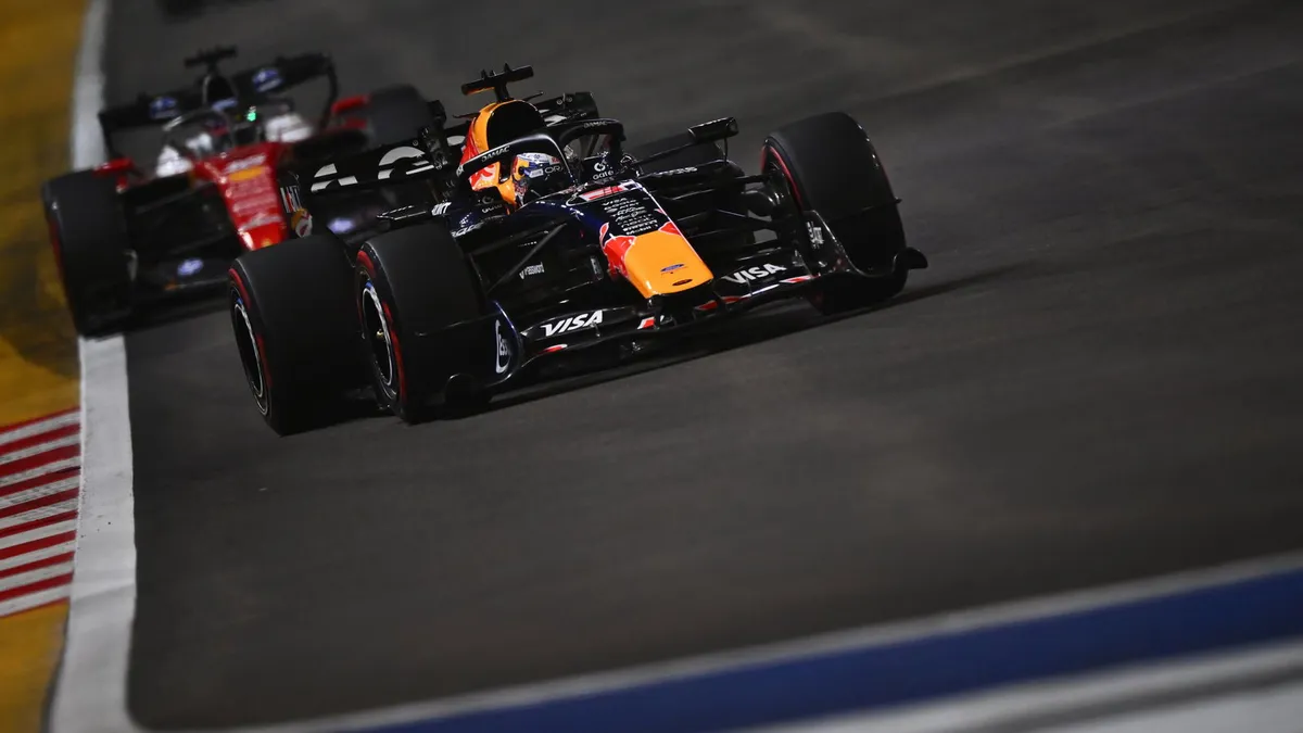 Max Verstappen Taklukkan GP Singapura Usai Bekuk Charles Leclerc