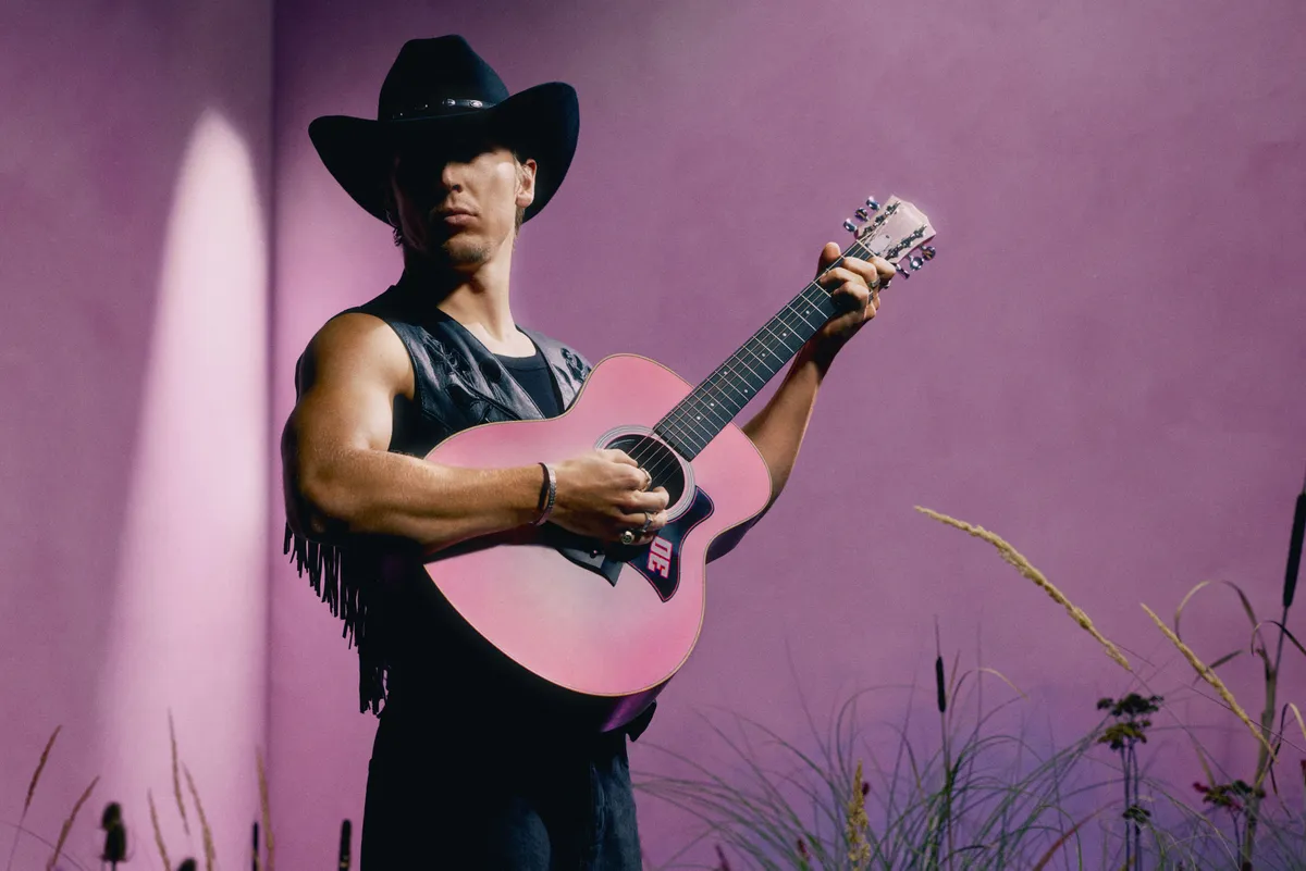 Liam Lawson Ganti Helm dengan Gitar di Grand Prix Amerika Serikat