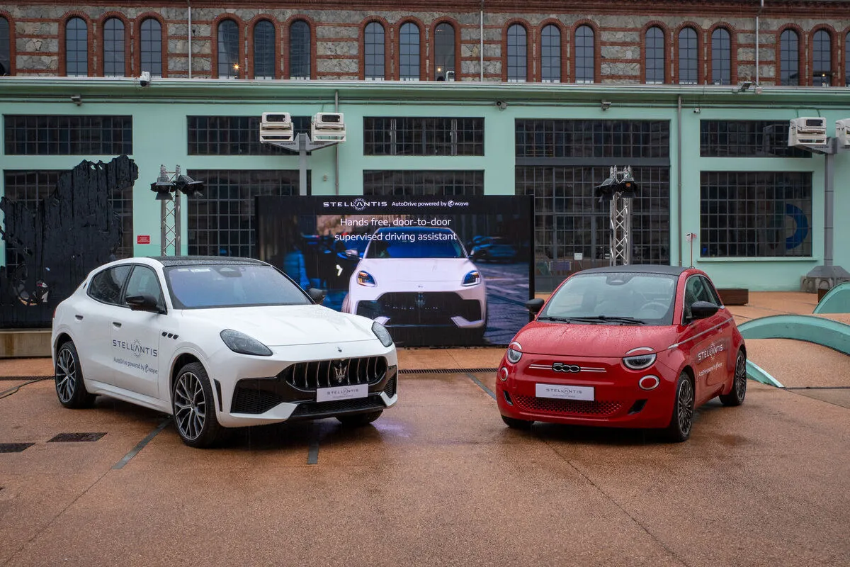 Fiat 500e dan Maserati Grecale Pamerkan Teknologi Otonom